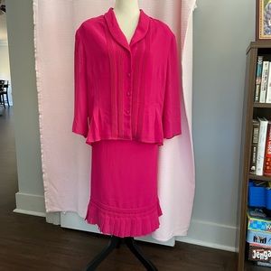 JULIAN TAYLOR 2 piece Fushia skirt and jacket set size 18.